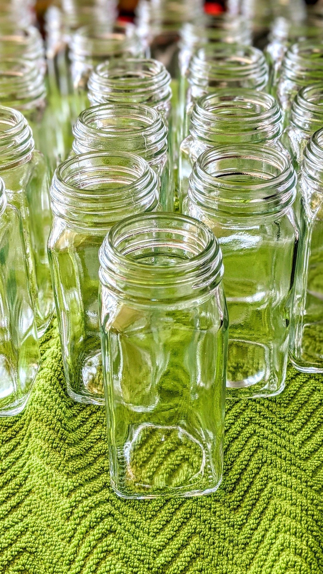 Insulated Lunch Totes vs Traditional Lunch Bags: What Is the Difference?
