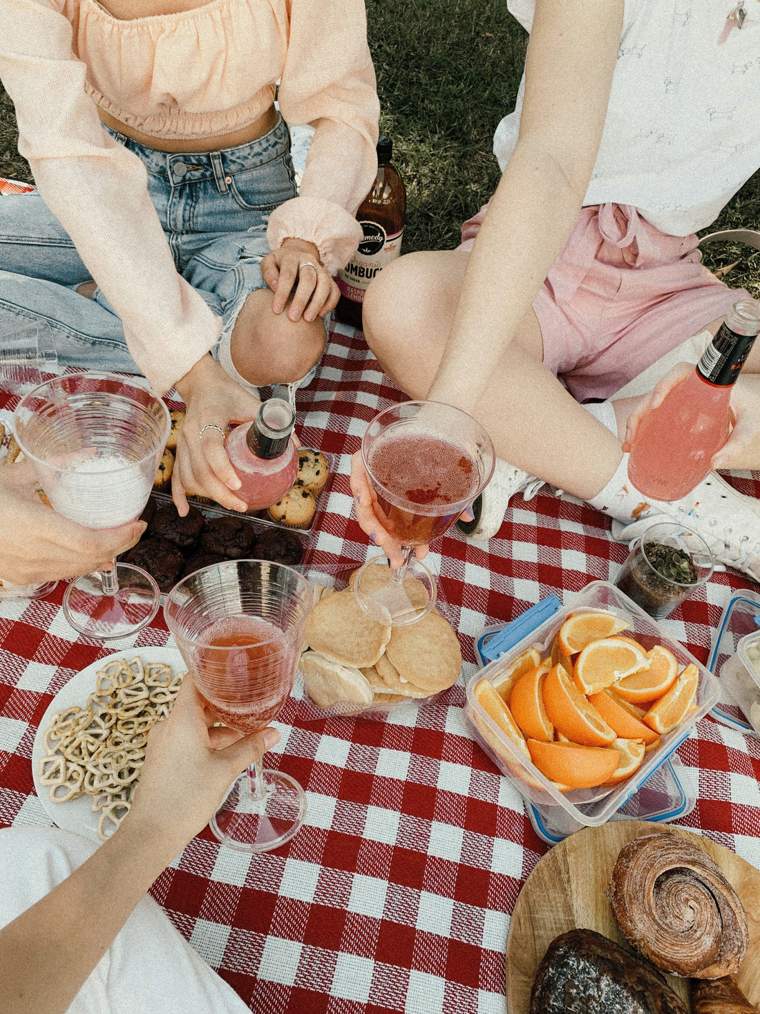 How to Choose a Tumbler for Outdoor Picnics and Casual Gatherings