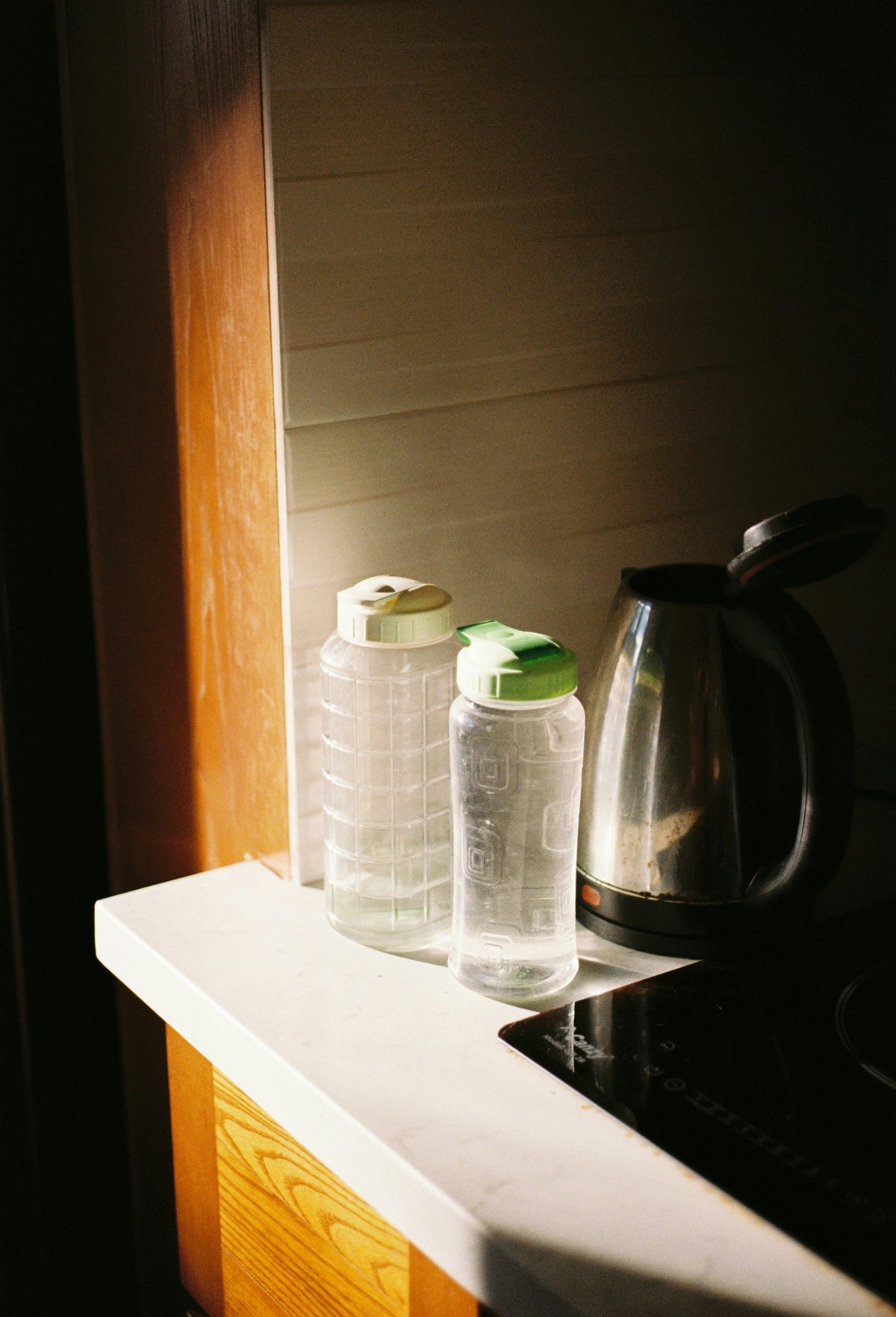 How to Organize Water Bottles for Family Use at Home