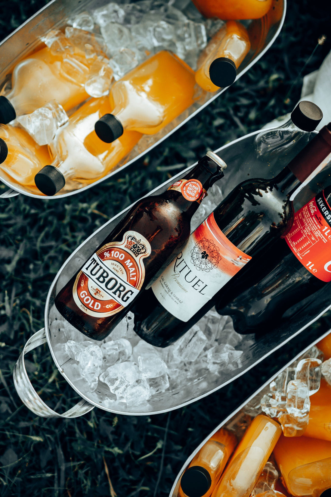 How to Organize Food and Drinks Inside a Cooler Backpack