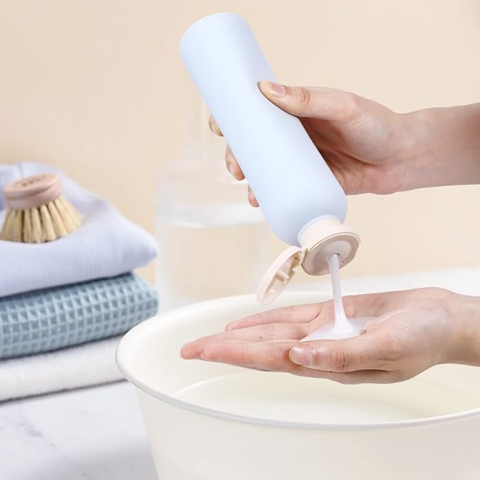 8.8 oz Travel Shampoo Bottles, Refillable Flip Cap Squeeze Bottles for Toiletries, Large Leakage-proof Travel Shampoo and Conditioner Bottles (Blue)
