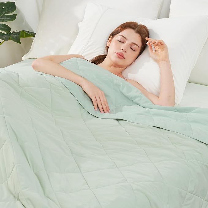 Cozy Bliss Cooling Blanket for Hot Sleepers, Q-Max 0.4 Cooling Comfort King Size, Cold Blankets for Night Sweats Sleeping, Ultra-Cool Lightweight Breathable Summer Blanket for Bed