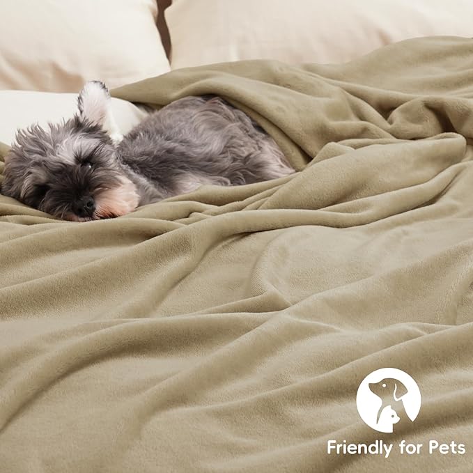 PHF Ultra Soft Fleece Blanket Twin Size, No Shed No Pilling Luxury Plush Cozy 300GSM Lightweight Twin XL Blanket for Bed, Couch, Chair, Sofa Suitable for All Season, 76" x 90", Khaki