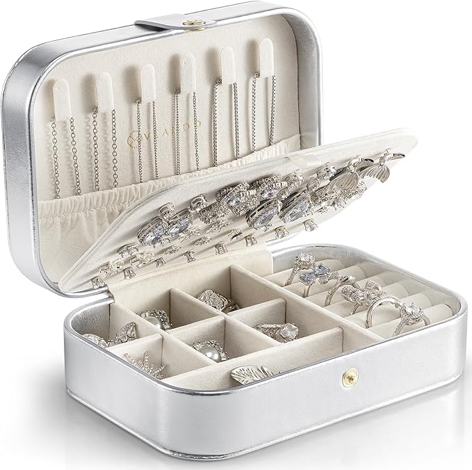 Vlando Travel Jewelry Case for Women Girls Mothers, PU Leather Portable Small Jewelry Box for Rings, Necklaces, Bracelets, Earring Holder Organizer Storage for Travel, Bridesmaid Gifts - Silver