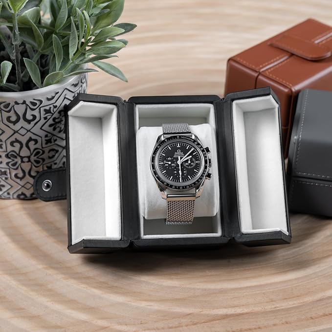 Single Travel Watch Case - Vintage Inspired - Exterior, Soft Microfiber Lining, Fits Up to 42mm Watches - Vegan Leather - Reliable Storage for Home or Travel